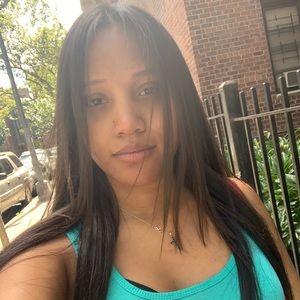 Meet your Posher, Denise